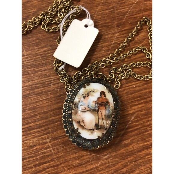 Vintage Antique Cameo Pendant Locket - Picture 4 of 4